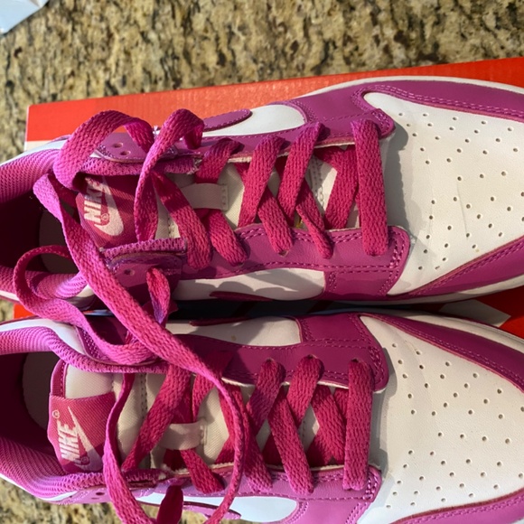 Fuchsia low dunks - Picture 2 of 6